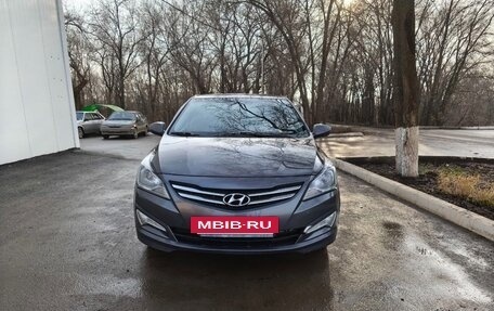 Hyundai Solaris II рестайлинг, 2015 год, 990 000 рублей, 8 фотография