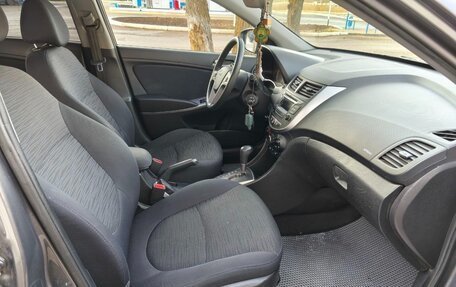 Hyundai Solaris II рестайлинг, 2015 год, 990 000 рублей, 15 фотография