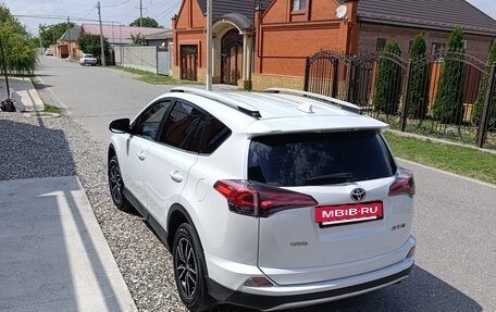 Toyota RAV4, 2018 год, 1 950 000 рублей, 5 фотография