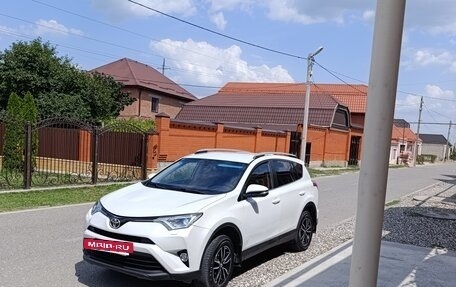 Toyota RAV4, 2018 год, 1 950 000 рублей, 3 фотография