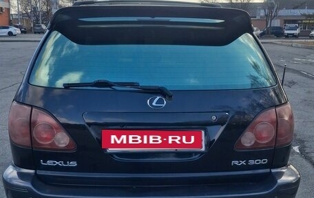 Lexus RX IV рестайлинг, 2000 год, 800 000 рублей, 4 фотография