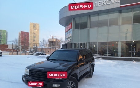 Toyota Land Cruiser 100 рестайлинг 2, 2004 год, 1 800 000 рублей, 2 фотография
