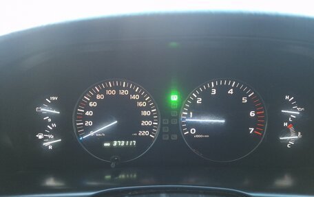 Toyota Land Cruiser 100 рестайлинг 2, 2004 год, 1 800 000 рублей, 20 фотография