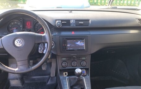Volkswagen Passat B6, 2006 год, 550 000 рублей, 2 фотография