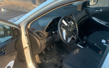 Hyundai Solaris II рестайлинг, 2011 год, 510 000 рублей, 7 фотография