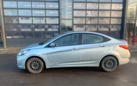 Hyundai Solaris II рестайлинг, 2011 год, 510 000 рублей, 3 фотография