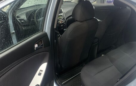 Hyundai Solaris II рестайлинг, 2011 год, 510 000 рублей, 13 фотография