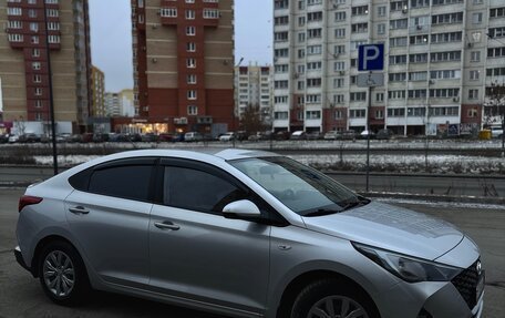 Hyundai Solaris II рестайлинг, 2021 год, 1 500 000 рублей, 4 фотография