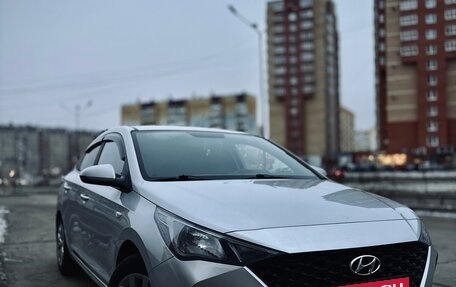 Hyundai Solaris II рестайлинг, 2021 год, 1 500 000 рублей, 2 фотография