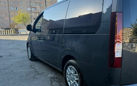 Hyundai Staria, 2022 год, 3 000 000 рублей, 4 фотография