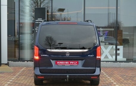 Mercedes-Benz V-Класс, 2015 год, 3 500 000 рублей, 6 фотография