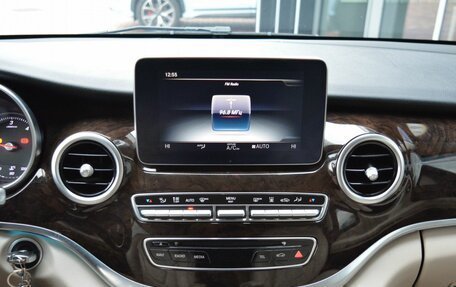 Mercedes-Benz V-Класс, 2015 год, 3 500 000 рублей, 23 фотография