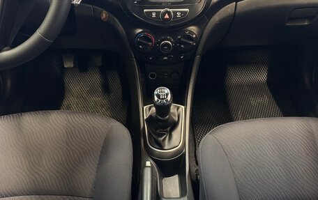 Hyundai Solaris II рестайлинг, 2014 год, 860 000 рублей, 13 фотография