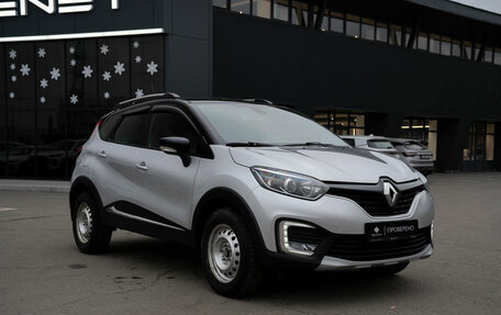 Renault Kaptur I рестайлинг, 2019 год, 1 400 000 рублей, 2 фотография