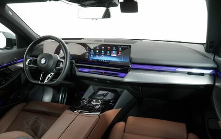 BMW 5 серия, 2024 год, 8 700 000 рублей, 14 фотография