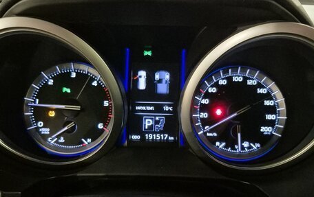 Toyota Land Cruiser Prado 150 рестайлинг 2, 2015 год, 3 300 000 рублей, 1 фотография