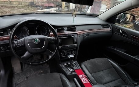 Skoda Superb III рестайлинг, 2012 год, 1 000 000 рублей, 11 фотография