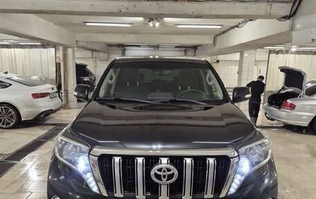Toyota Land Cruiser Prado 150 рестайлинг 2, 2015 год, 3 300 000 рублей, 11 фотография