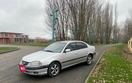 Toyota Avensis III рестайлинг, 2001 год, 310 000 рублей, 1 фотография