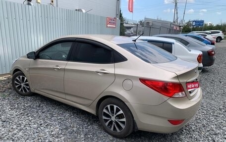 Hyundai Solaris II рестайлинг, 2012 год, 800 000 рублей, 1 фотография