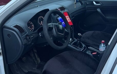 Skoda Octavia, 2011 год, 950 000 рублей, 11 фотография