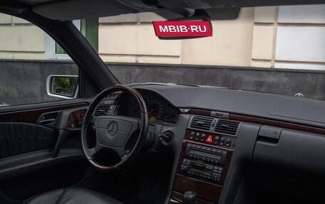 Mercedes-Benz E-Класс, 1997 год, 6 100 000 рублей, 13 фотография