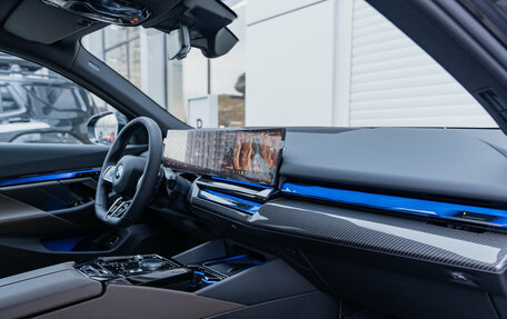 BMW 5 серия, 2025 год, 10 740 000 рублей, 12 фотография