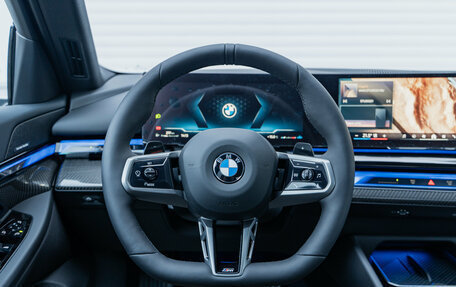 BMW 5 серия, 2025 год, 10 740 000 рублей, 14 фотография