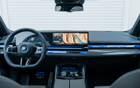 BMW 5 серия, 2025 год, 10 740 000 рублей, 13 фотография