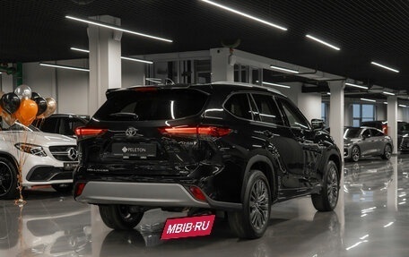 Toyota Highlander, 2025 год, 6 050 000 рублей, 4 фотография