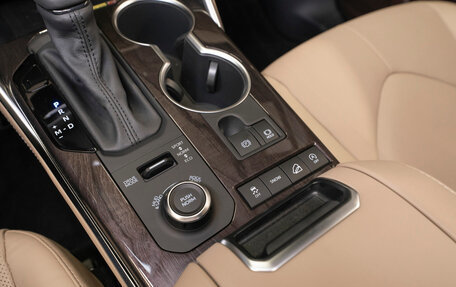 Toyota Highlander, 2025 год, 6 050 000 рублей, 24 фотография