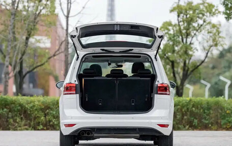 Volkswagen Touran III, 2021 год, 1 780 013 рублей, 6 фотография