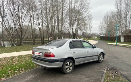 Toyota Avensis III рестайлинг, 2001 год, 310 000 рублей, 3 фотография