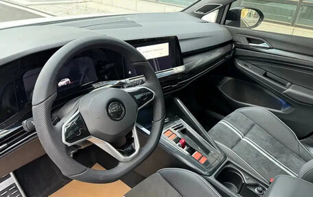 Volkswagen Golf VIII, 2021 год, 1 750 013 рублей, 7 фотография
