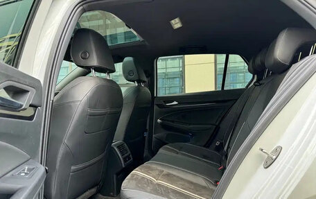 Volkswagen Golf VIII, 2021 год, 1 750 013 рублей, 12 фотография