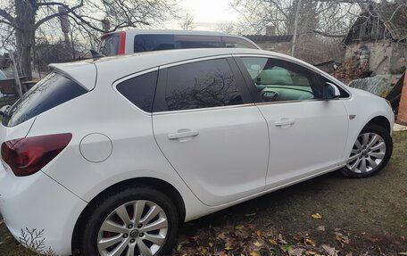 Opel Astra J, 2011 год, 850 000 рублей, 4 фотография