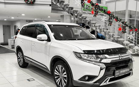 Mitsubishi Outlander III рестайлинг 3, 2019 год, 2 520 000 рублей, 7 фотография
