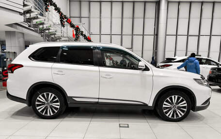 Mitsubishi Outlander III рестайлинг 3, 2019 год, 2 520 000 рублей, 8 фотография