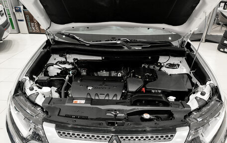 Mitsubishi Outlander III рестайлинг 3, 2019 год, 2 520 000 рублей, 13 фотография