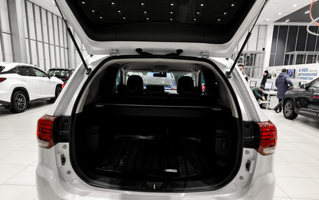 Mitsubishi Outlander III рестайлинг 3, 2019 год, 2 520 000 рублей, 14 фотография