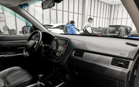 Mitsubishi Outlander III рестайлинг 3, 2019 год, 2 520 000 рублей, 15 фотография