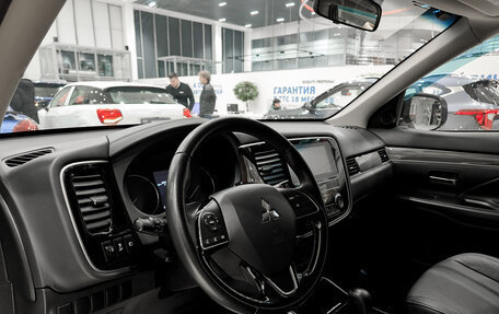 Mitsubishi Outlander III рестайлинг 3, 2019 год, 2 520 000 рублей, 20 фотография