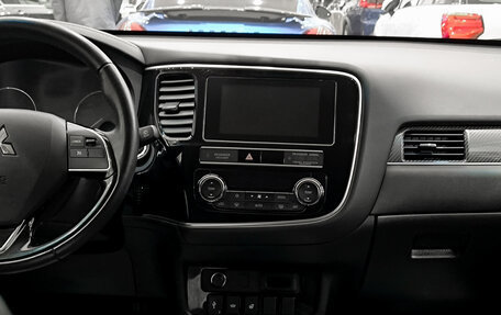 Mitsubishi Outlander III рестайлинг 3, 2019 год, 2 520 000 рублей, 19 фотография