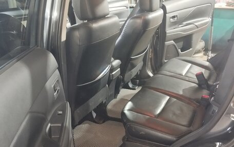 Mitsubishi Outlander III рестайлинг 3, 2014 год, 1 449 000 рублей, 3 фотография