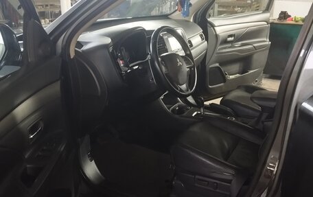 Mitsubishi Outlander III рестайлинг 3, 2014 год, 1 449 000 рублей, 4 фотография