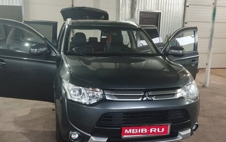 Mitsubishi Outlander III рестайлинг 3, 2014 год, 1 449 000 рублей, 1 фотография