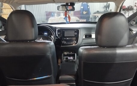 Mitsubishi Outlander III рестайлинг 3, 2014 год, 1 449 000 рублей, 7 фотография