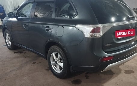 Mitsubishi Outlander III рестайлинг 3, 2014 год, 1 449 000 рублей, 9 фотография