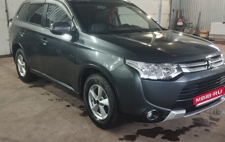 Mitsubishi Outlander III рестайлинг 3, 2014 год, 1 449 000 рублей, 6 фотография