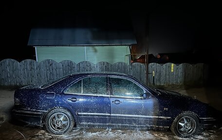 Mercedes-Benz E-Класс, 1997 год, 160 000 рублей, 3 фотография